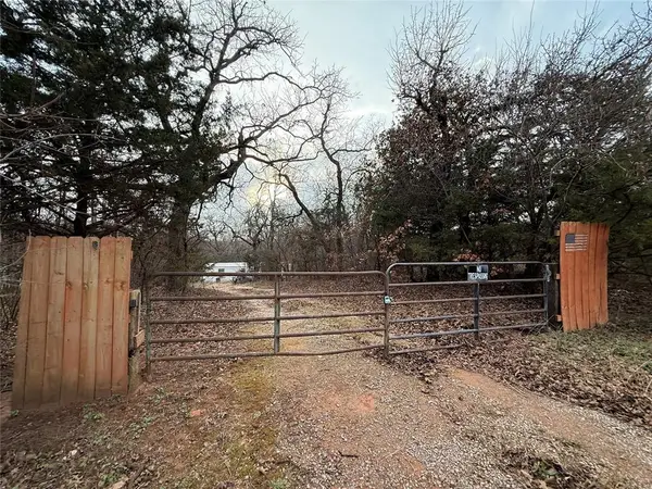11851 Woodcrest Drive, Guthrie, OK 73044