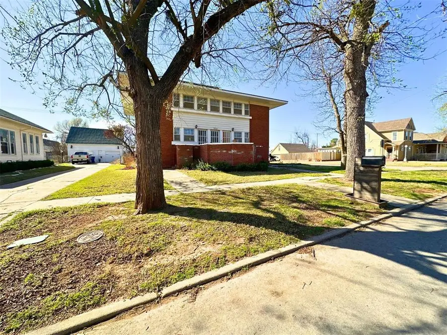 700 S Hoff Avenue, El Reno, OK 73036 - #3