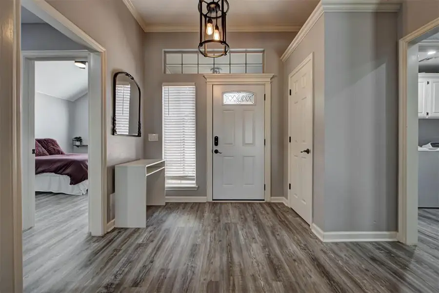 317 SE 6th Street, Moore, OK 73160 - #3