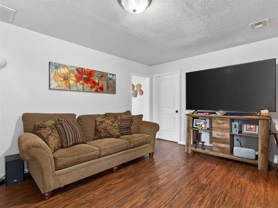 4008 Pine Avenue, Del City, OK 73115 - #3