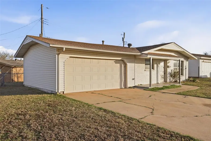 929 NW 20th Street, Moore, OK 73160 - #3