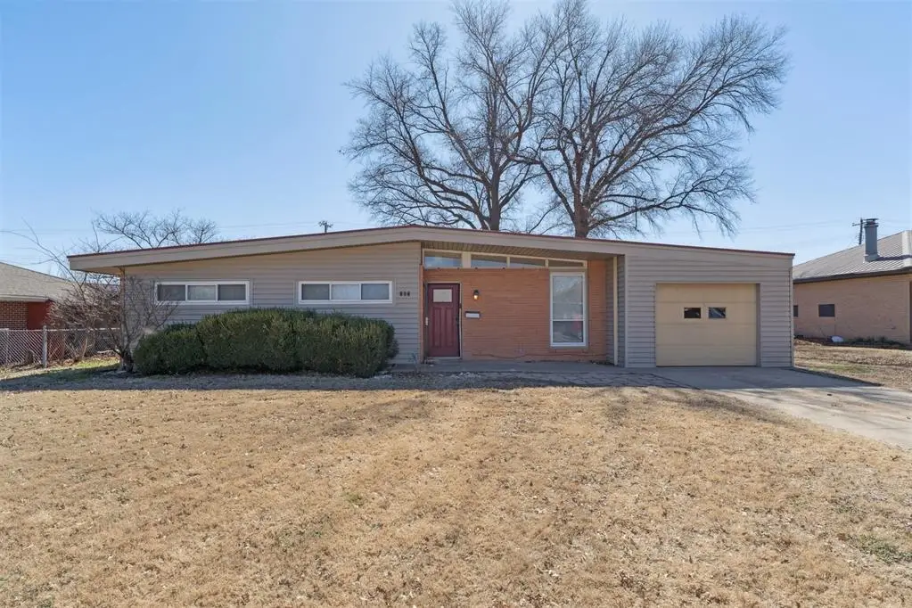307 Fairview Avenue, Blackwell, OK 74631 - #1