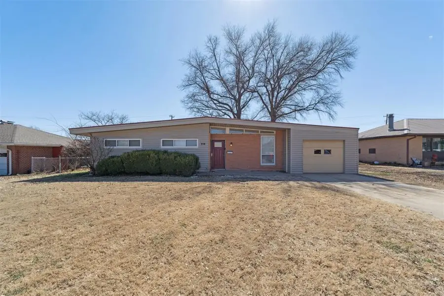 307 Fairview Avenue, Blackwell, OK 74631 - #2