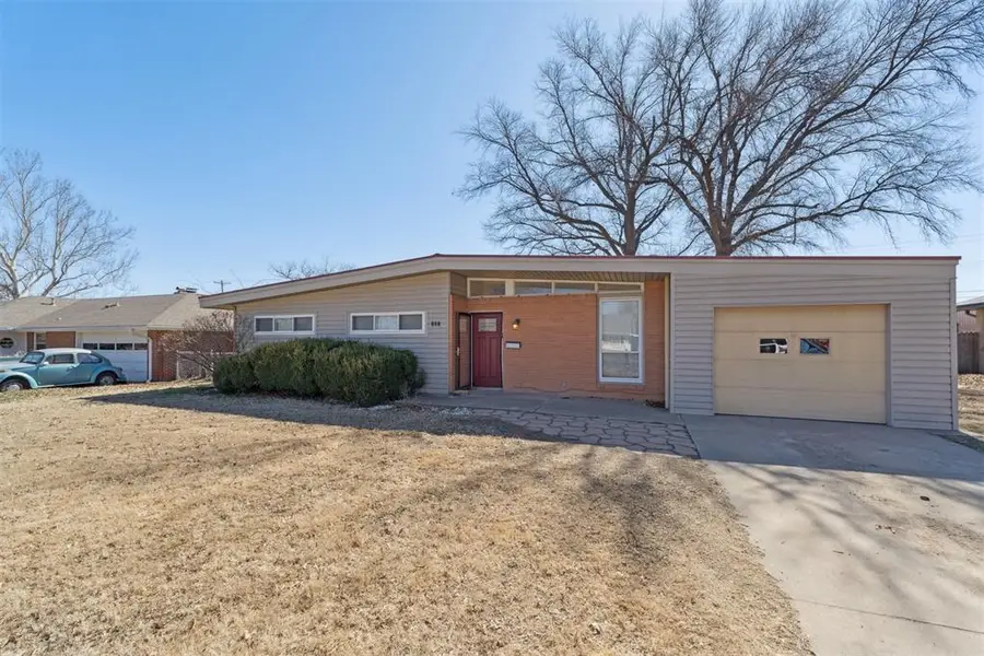 307 Fairview Avenue, Blackwell, OK 74631 - #3