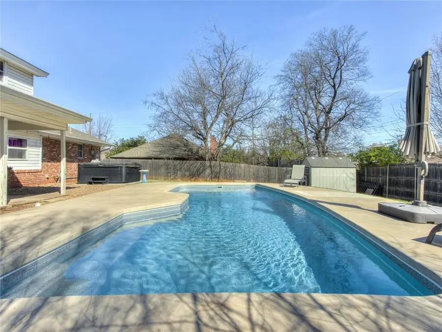 10816 Sunset Boulevard, The Village, OK 73120 - #2