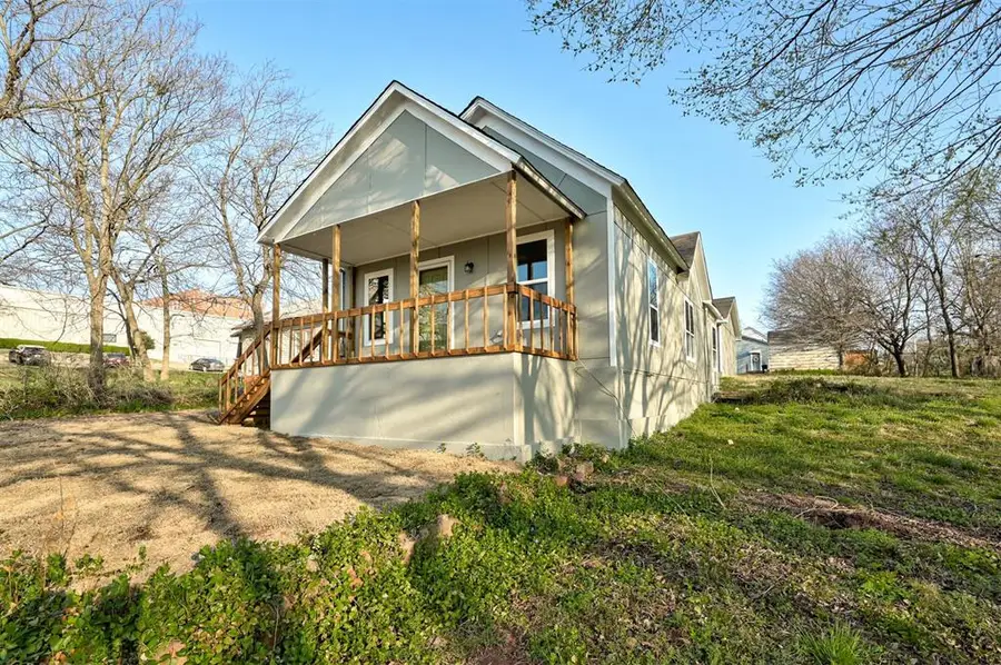 208 E 10th Street, Chandler, OK 74834 - #2