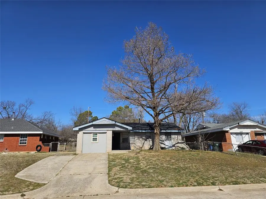 1305 Juniper Circle, Midwest City, OK 73110 - #2