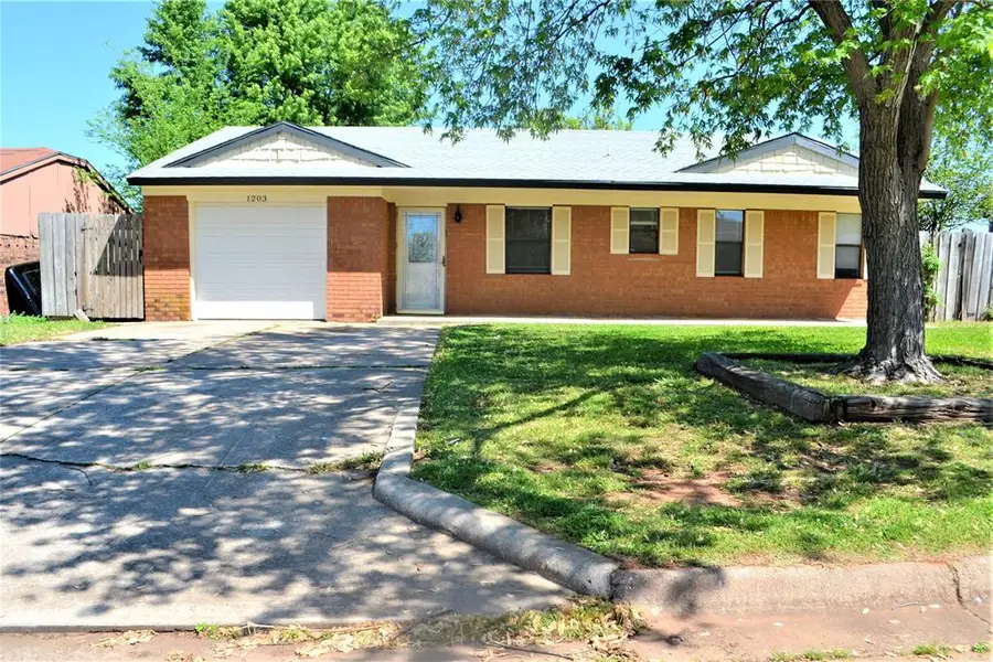 1203 N Whispering Glen Street, Tecumseh, OK 74873 - #2