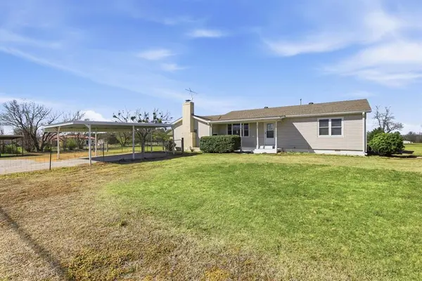 33812 Lake Road, Shawnee, OK 74801