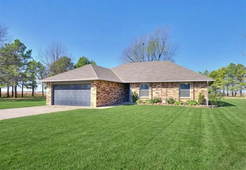 5345 Pine Creek Road, Calumet, OK 73014 - #1