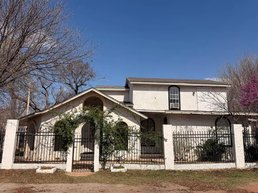 600 E Frederick Street, Tipton, OK 73570 - #3