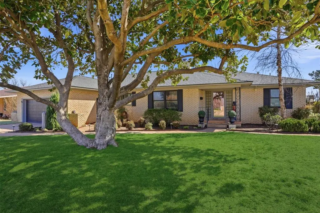 1516 N Hudson Street, Altus, OK 73521 - #1