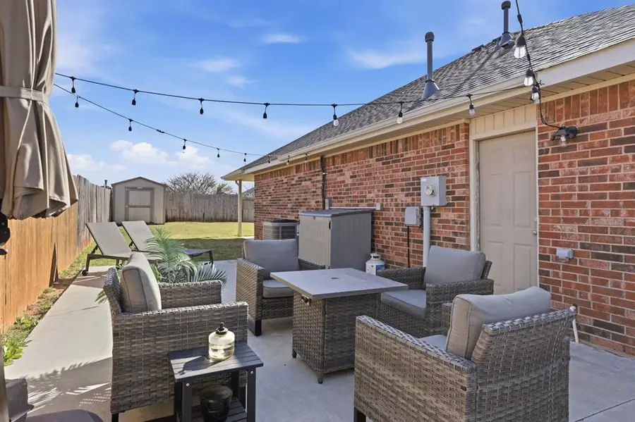 708 E Forest Court Lane, Mustang, OK 73064 - #2