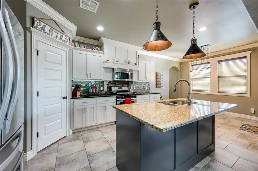 1404 Katelyn Court, Yukon, OK 73099 - #3