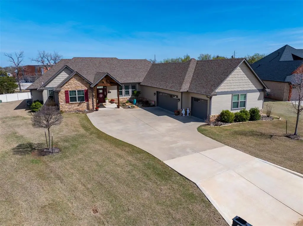 2727 Woodlawn Court, Shawnee, OK 74804 - #1