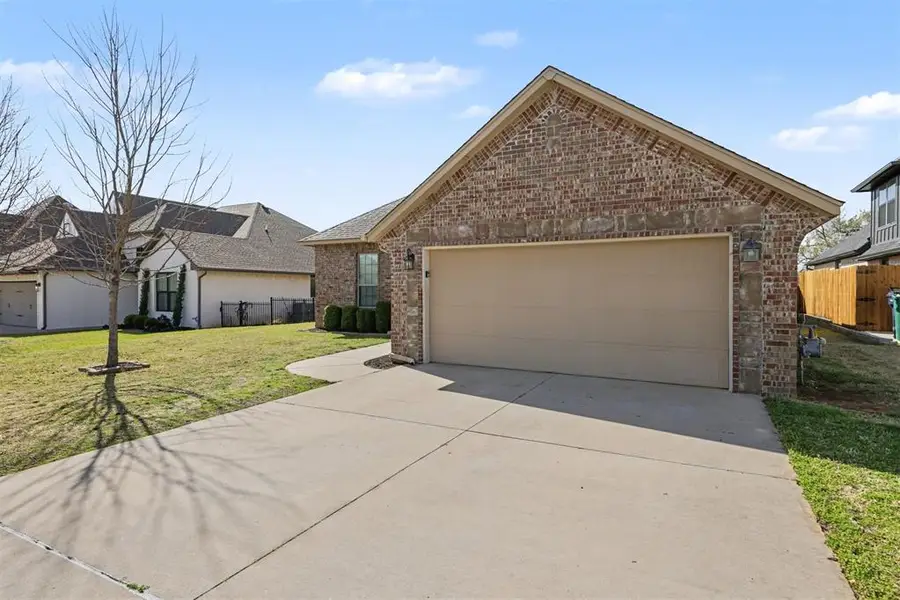 617 Irish Lane, Yukon, OK 73099 - #2