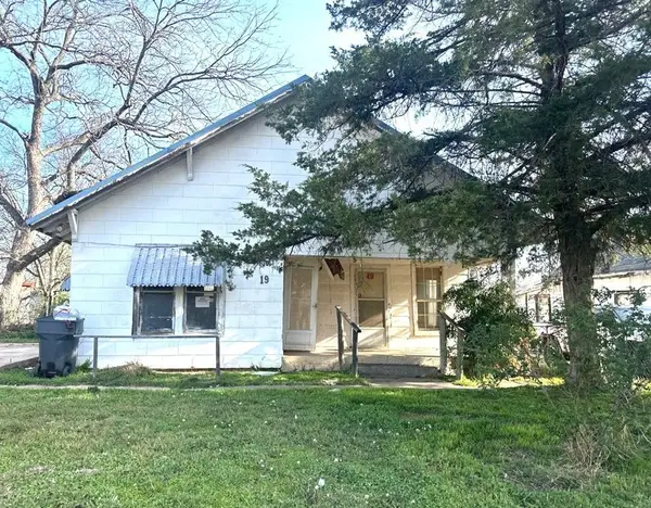 19 NE 7th Avenue, Ardmore, OK 73401