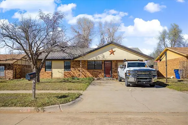 833 W Perry Drive, Mustang, OK 73064