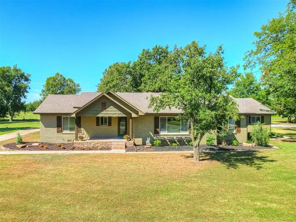 405 S Pine Street, Crescent, OK 73028 - #1