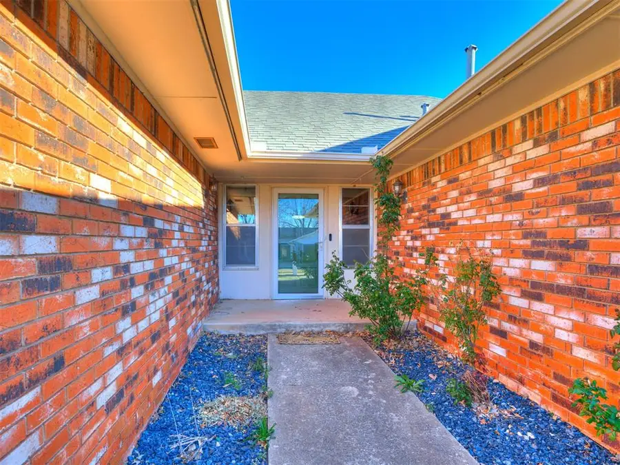 313 W Grand Teton Court, Yukon, OK 73099 - #3