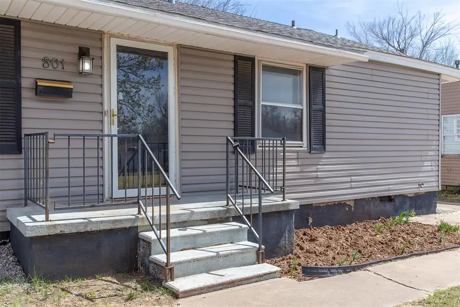 801 W Rickenbacker Drive, Midwest City, OK 73110 - #3