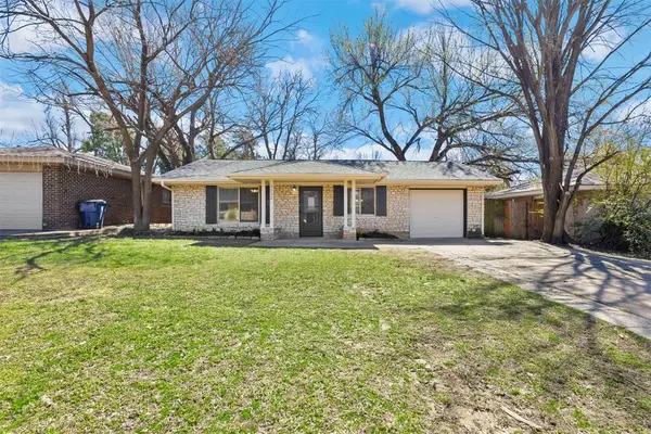 1732 Westchester Drive, The Village, OK 73120