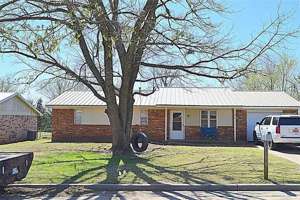 612 Nichols Avenue, Tecumseh, OK 74873