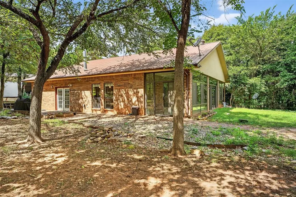 319 W Cedar Lane, Minco, OK 73059 - #1