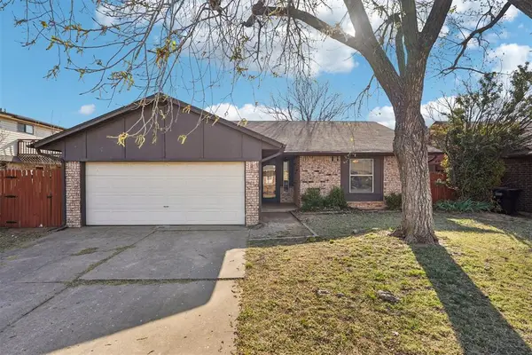 1212 Kings Court, Moore, OK 73160