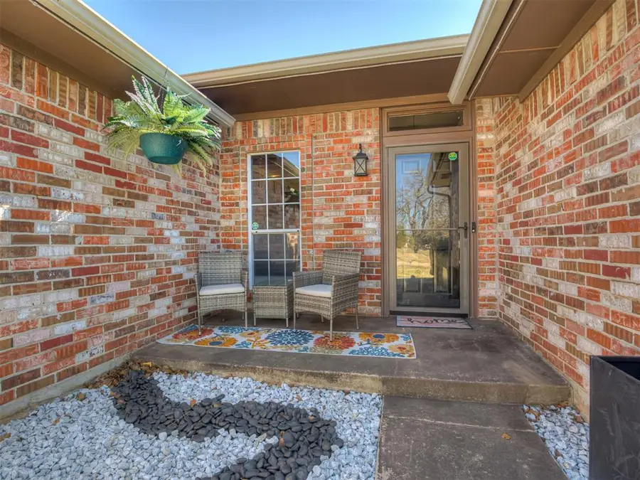 29353 Oklahoma Street, Harrah, OK 73045 - #2