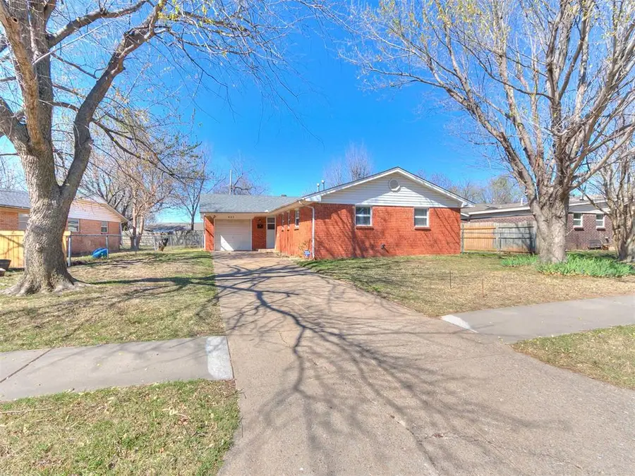 937 NW 19th Street, Moore, OK 73160 - #2