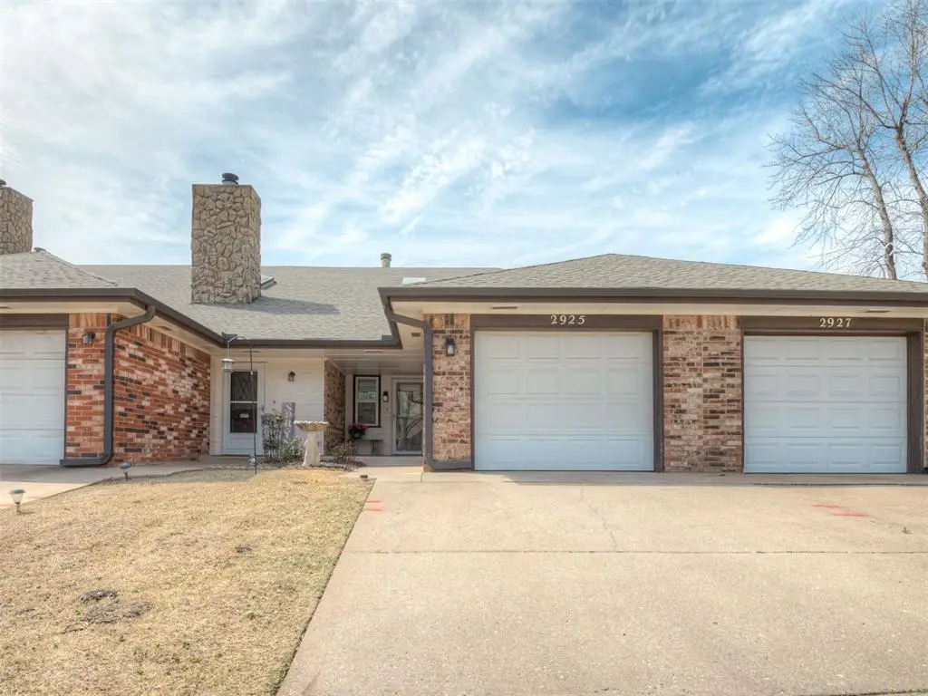 2925 Village Circle, Edmond, OK 73013 - #1