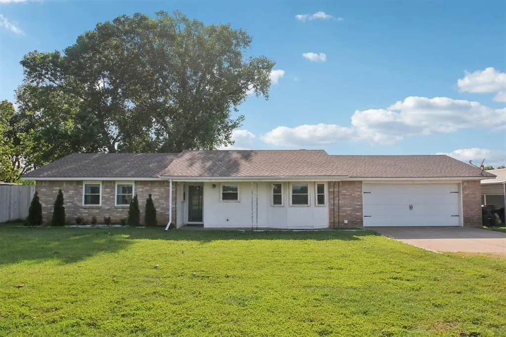 870 S Cemetery Road, Tuttle, OK 73089 - #1