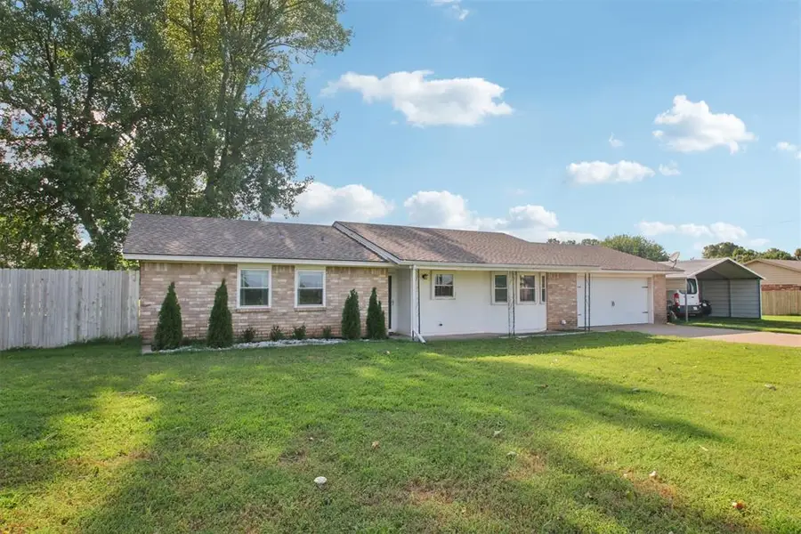 870 S Cemetery Road, Tuttle, OK 73089 - #2