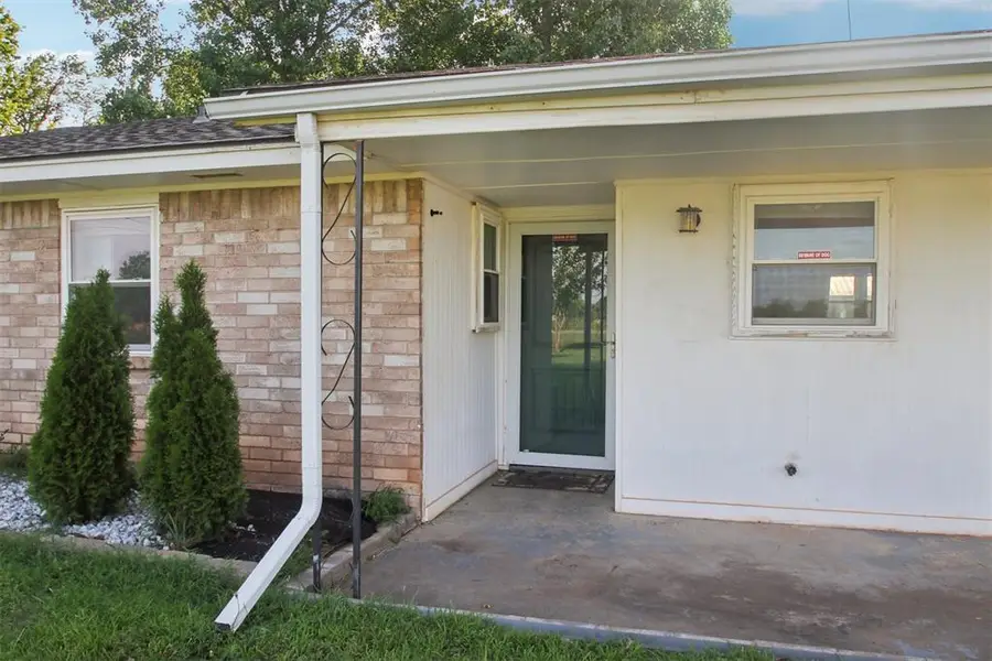 870 S Cemetery Road, Tuttle, OK 73089 - #3