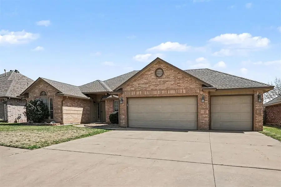 2912 Danielle Terrace, Moore, OK 73160 - #2