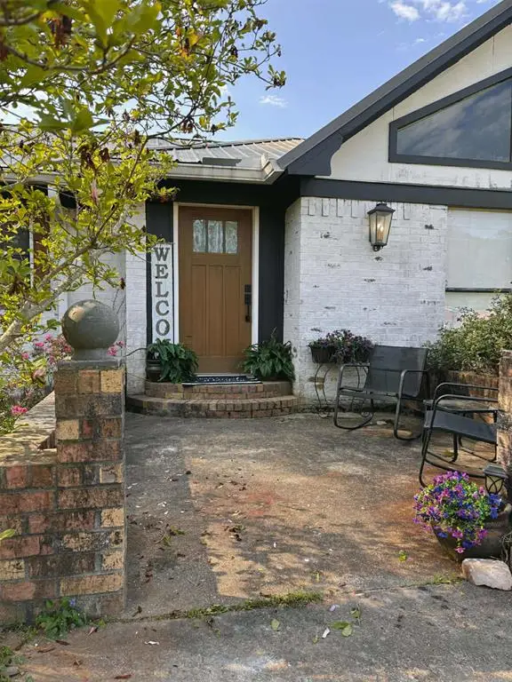 402 Elm Street, Broken Bow, OK 74728 - #2