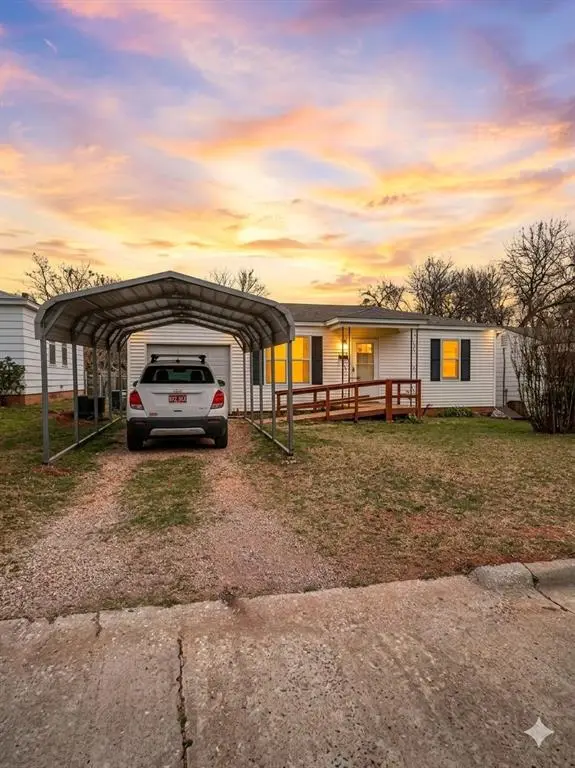 1312 N Elm Street, Guthrie, OK 73044