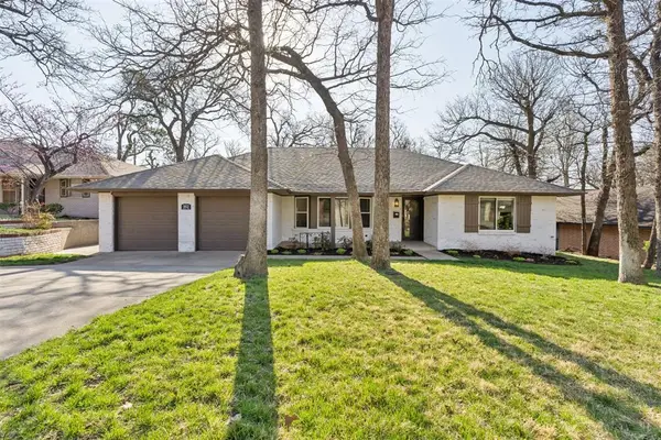 1812 N Oakhill Road, Bethany, OK 73008