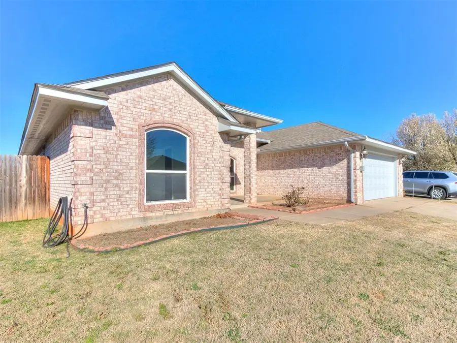 909 Greenfield Avenue, Yukon, OK 73099 - #3