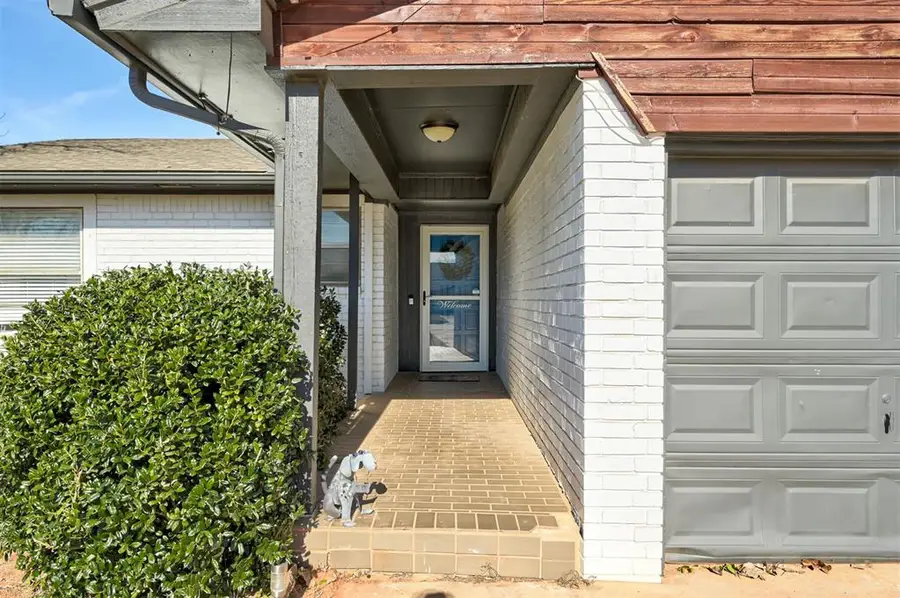 743 W Juniper Drive, Mustang, OK 73064 - #2