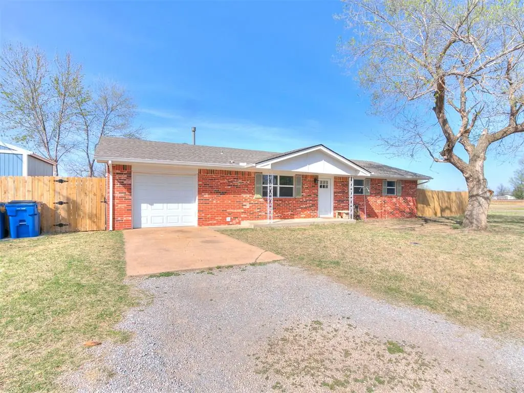 121 W Fourth Street, Union City, OK 73090 - #1