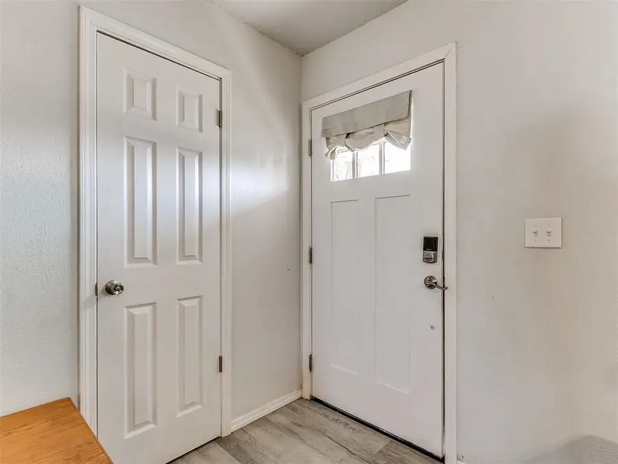 121 W Fourth Street, Union City, OK 73090 - #3