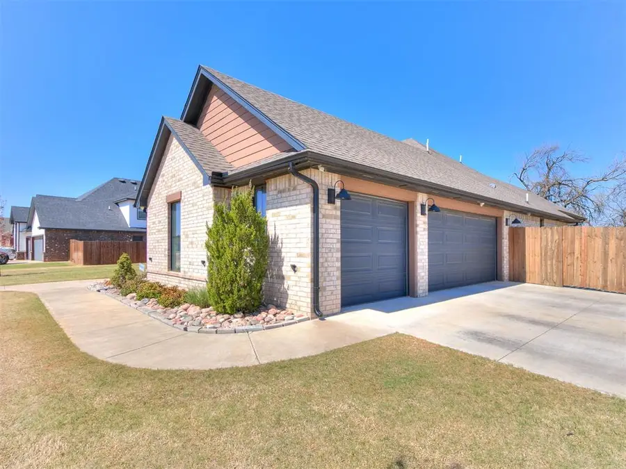 4820 Mustang Park Boulevard, Mustang, OK 73064 - #3