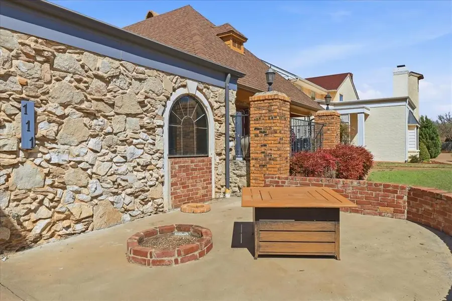 111 The Hills Street, Clinton, OK 73601 - #3