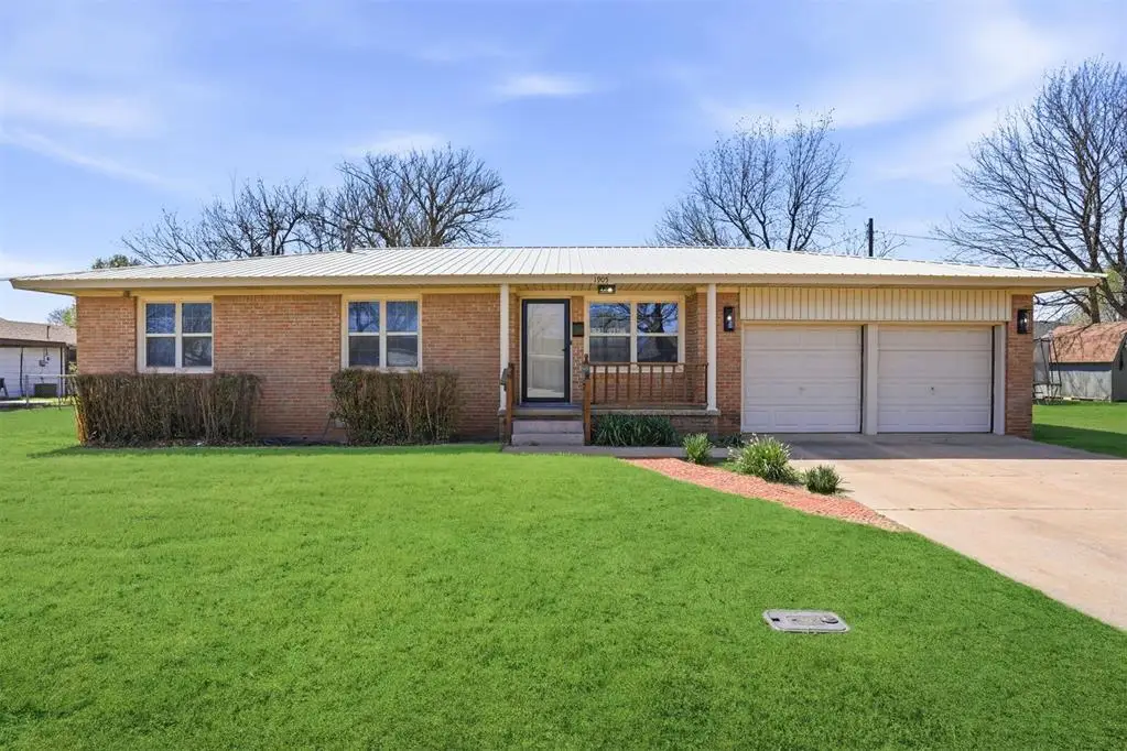 1905 N Oregon Street, Mangum, OK 73554 - #1