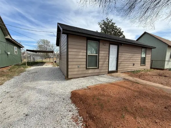 312 S Howard Avenue, Elk City, OK 73644
