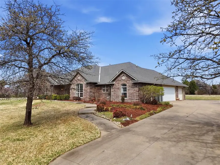 7951 Lake Vista Road, Edmond, OK 73034 - #2