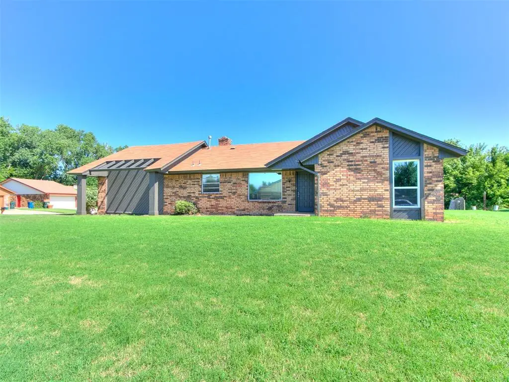 1025 Hawthorne Drive, Midwest City, OK 73110 - #1