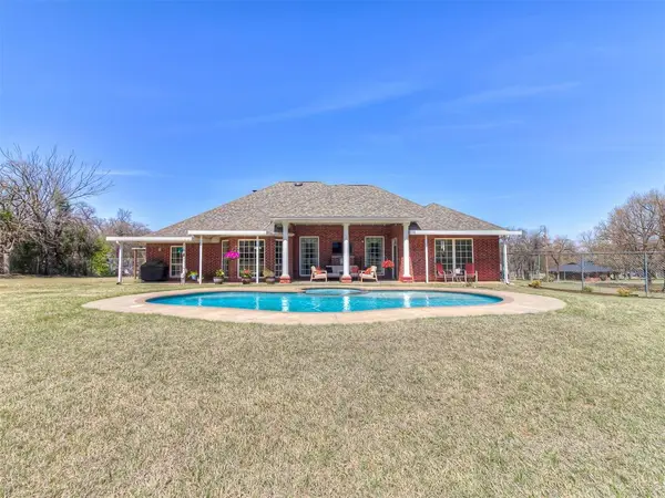10200 Oak Park Drive, Midwest City, OK 73130